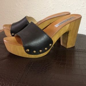 Steve Madden clogs / mules